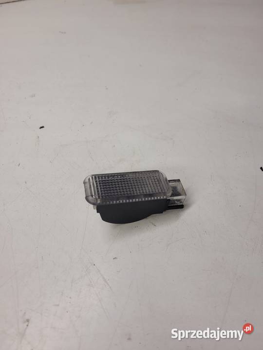 LAMPKA KABINY AUDI A3 A4 B6 B7 8E0947415 śląskie Przystajń