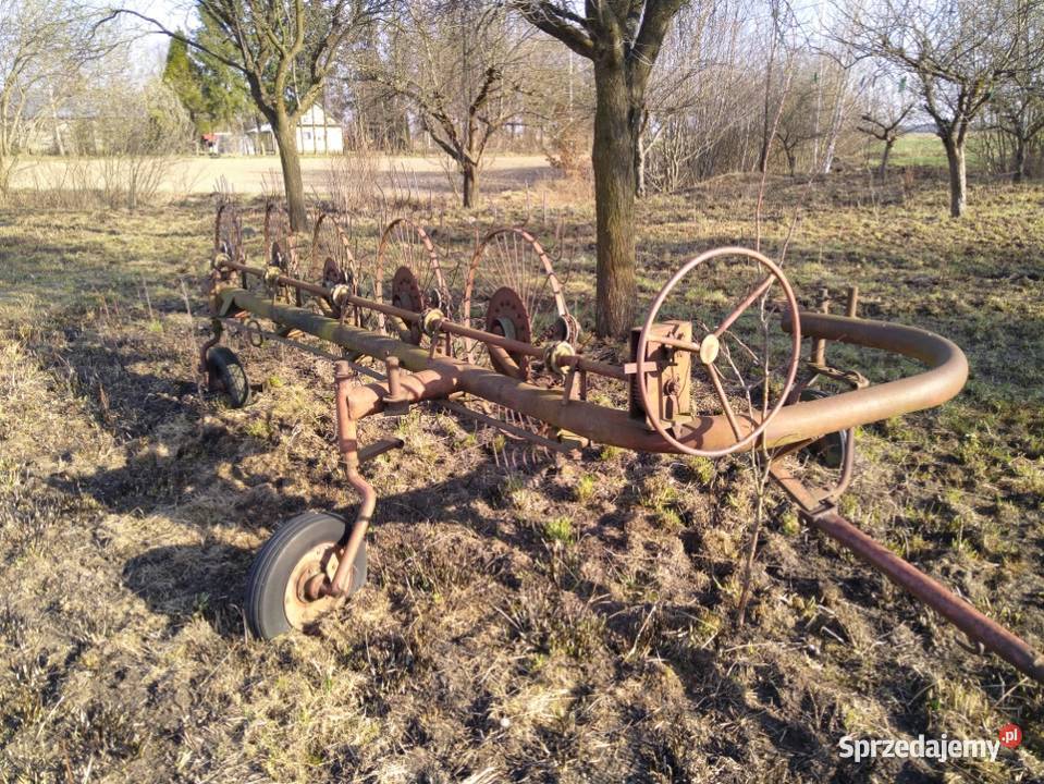 grabiarka zgrabiarka na 5 kół nieuszkodzony Zgrabiarki i przetrząsacze Zgrabiarki i przetrząsacze