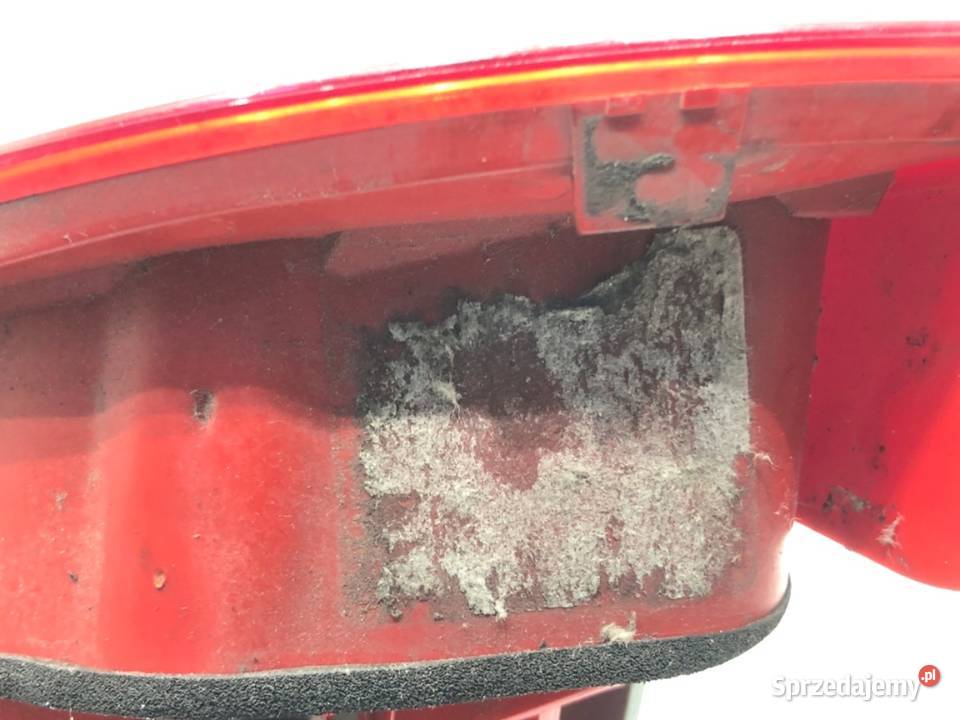 LAMPA TYŁ PRAWA WEWNĘTRZNA AUDI A4 B8 Kombi 0715 osobowe podkarpackie