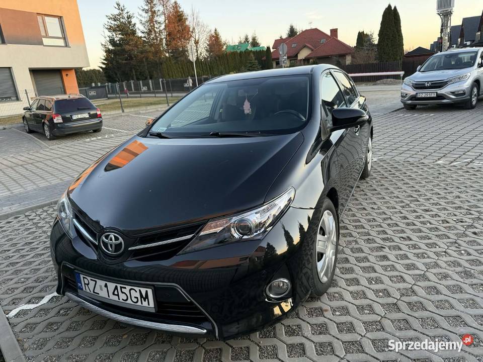 Toyota Auris 16 benzyna gaz salon Polska Rzeszów