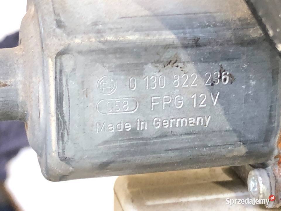 PODNOŚNIK SZYBY PRAWY TYŁ BMW E83 SUV 0311