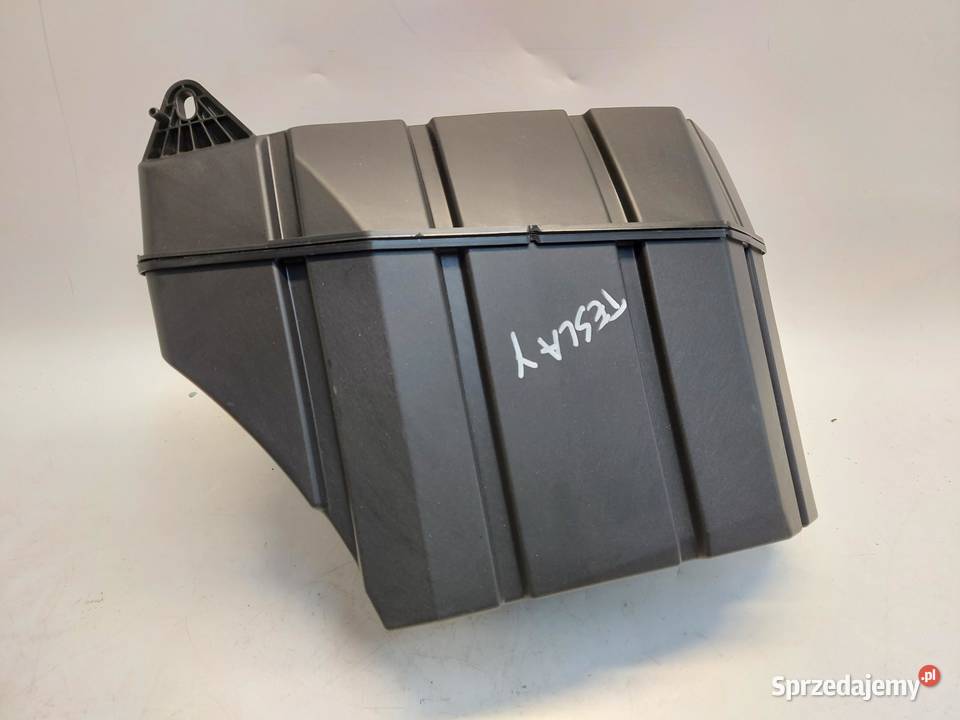 TESLA MODEL Y 2024r WZMACNIACZ GŁOŚNIKI ZESTAW