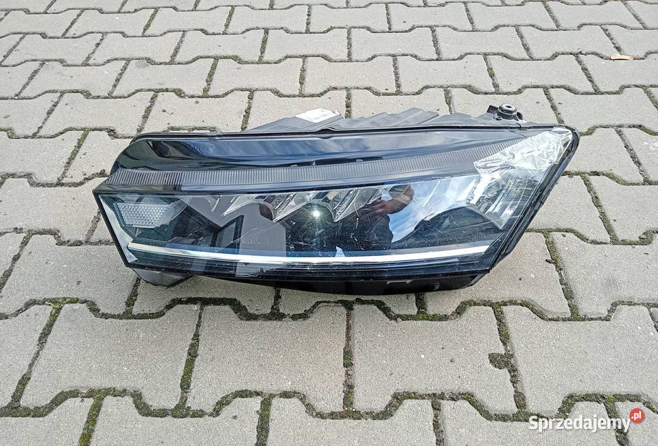Skoda Octavia IV Full Led reflektor lampa lewy Przeźmierowo