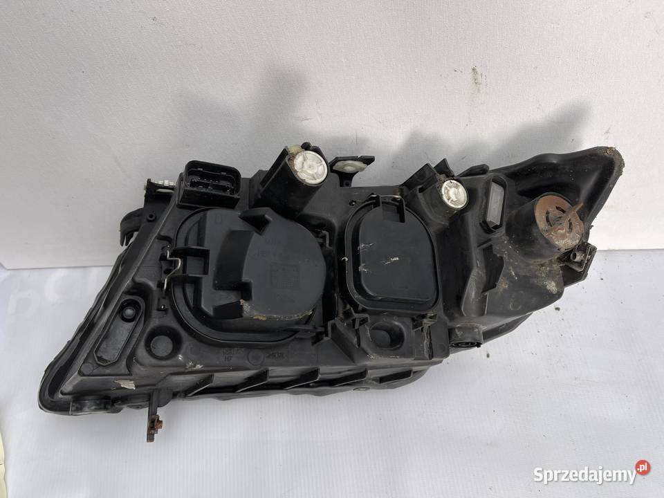 BMW 3 E90 E91 PRAWA OBUDOWA LAMPY Ostroróg