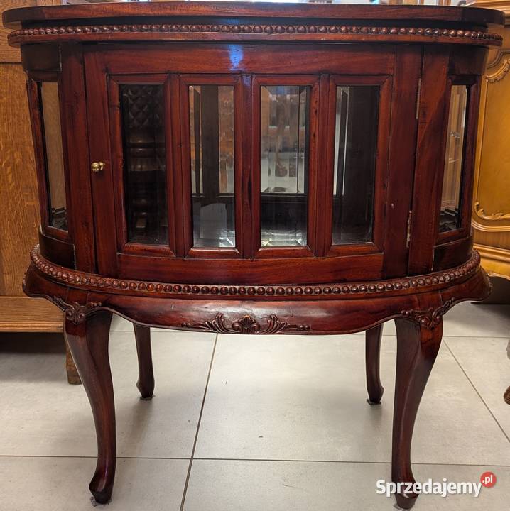 ładny barek z fazowanymi szybkamility