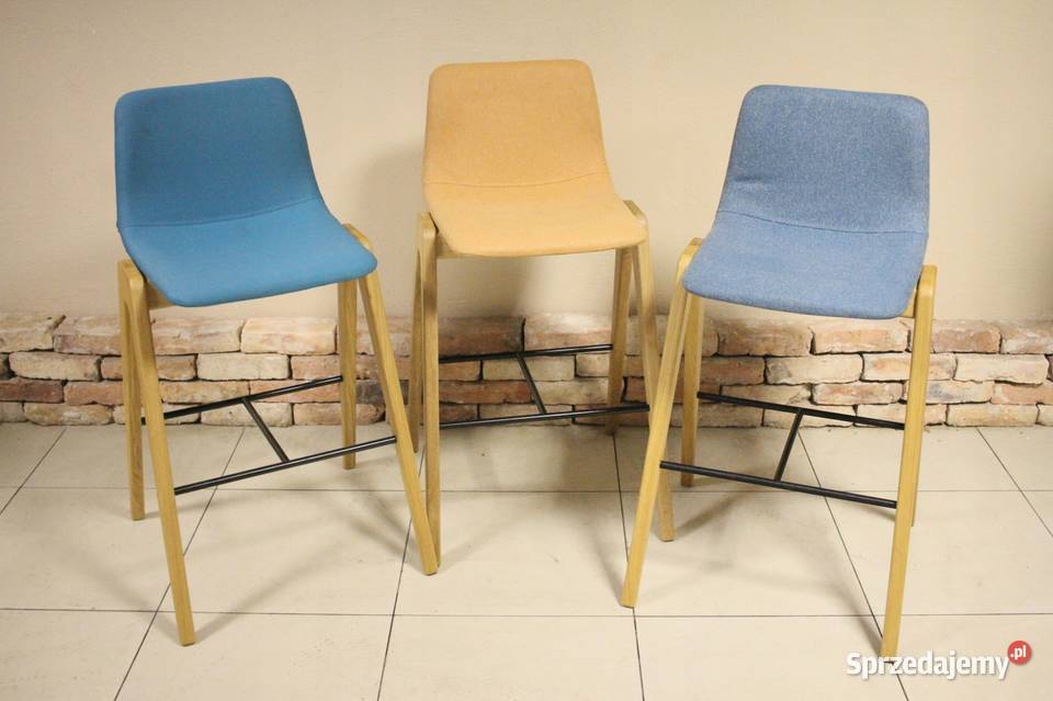 Piękne hokery Naughtone Góra