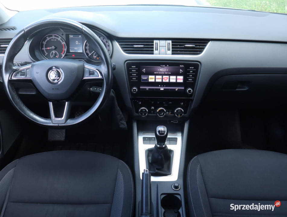 Skoda Octavia 15 TSI srebrny Katowice