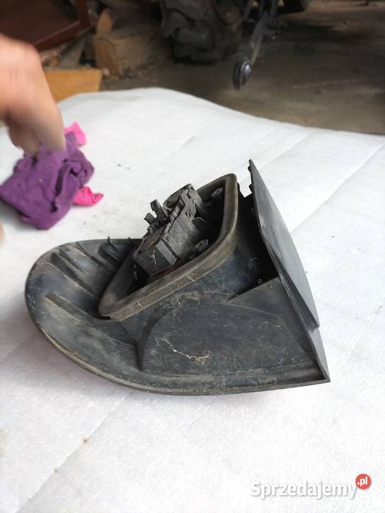 RENAULT LAGUNA I 1 LAMPA TYŁ TYLNA PRAWA osobowe sprzedam