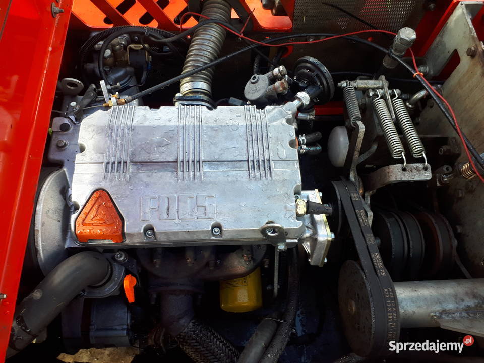 Samojezdna kosiarka zbierająca z wysokim wysypem Głogoczów