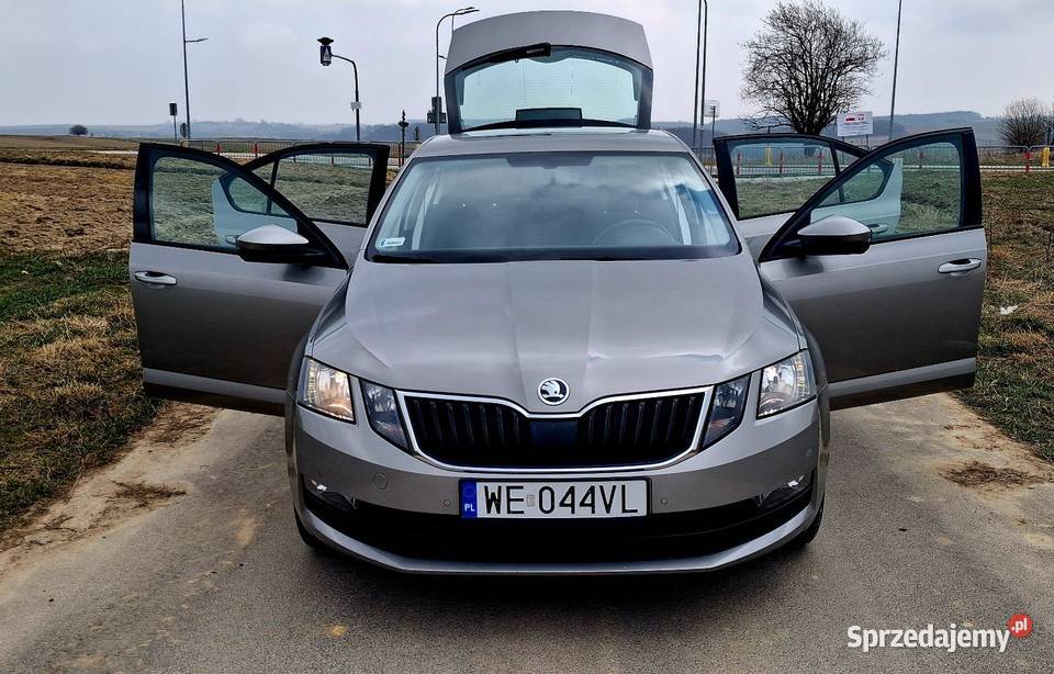 100BezwypadkowaSuper StanPiękny kolor światła do jazdy dziennej Przeginia