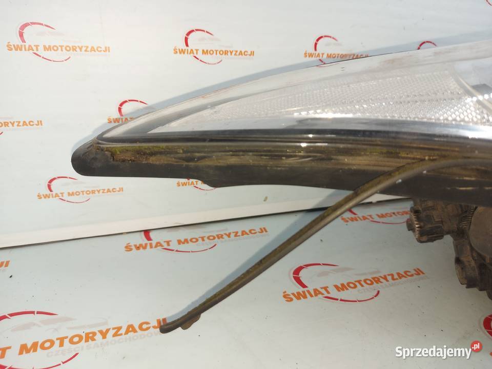 HYUNDAI i40 BLUE 13r lampa prawa przód LED Części samochodowe Kielce