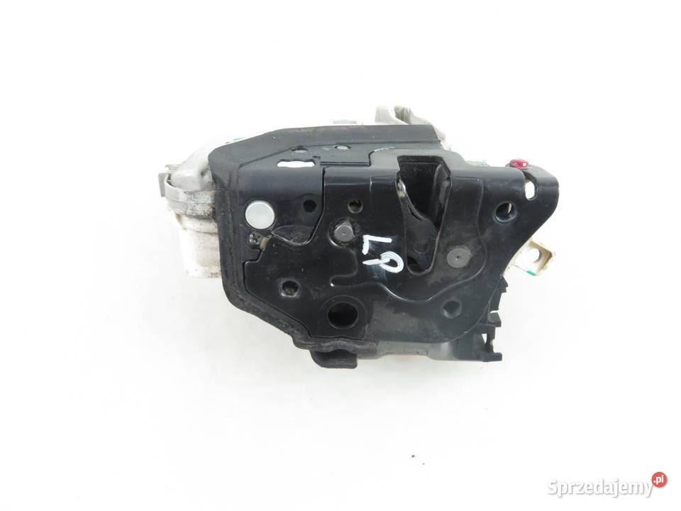 ZAMEK LEWY PRZEDNI AUDI Q5 8J1837015C