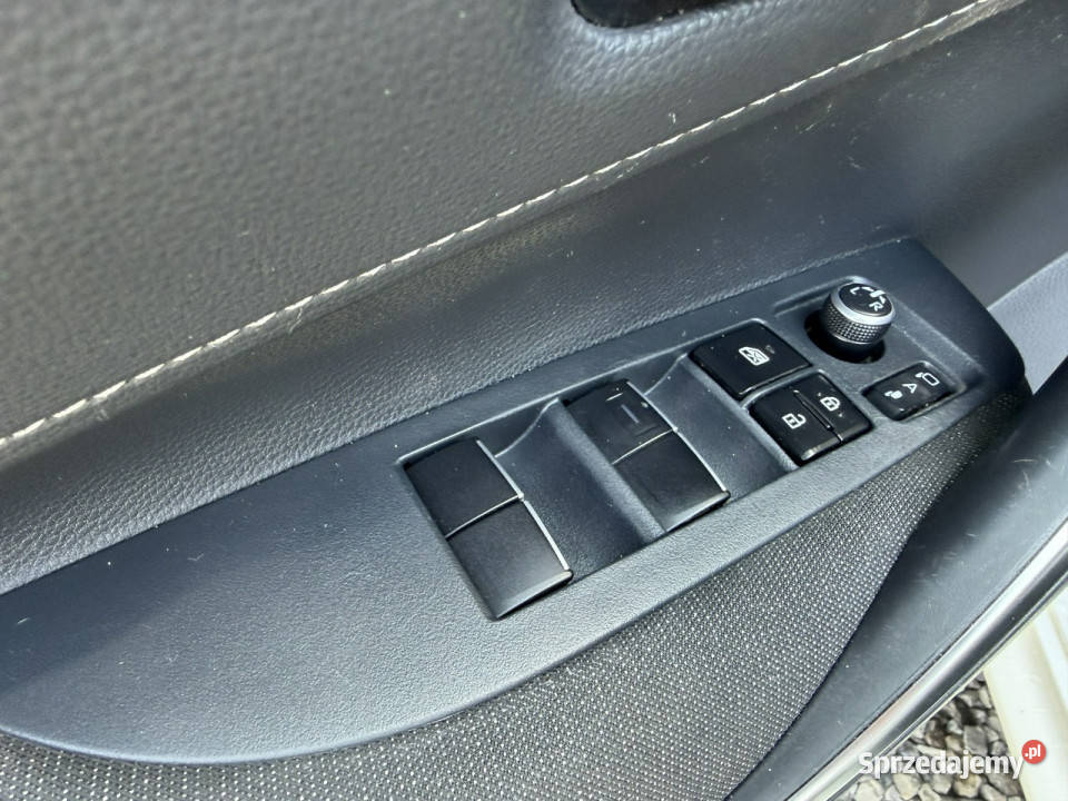 Toyota Corolla 18 HSD 140 Lifting Bezwypadkowy bluetooth Samochody osobowe