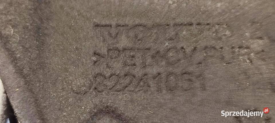 VOLVO XC40 OSŁONA SILNIKA 32241049 sprzedam