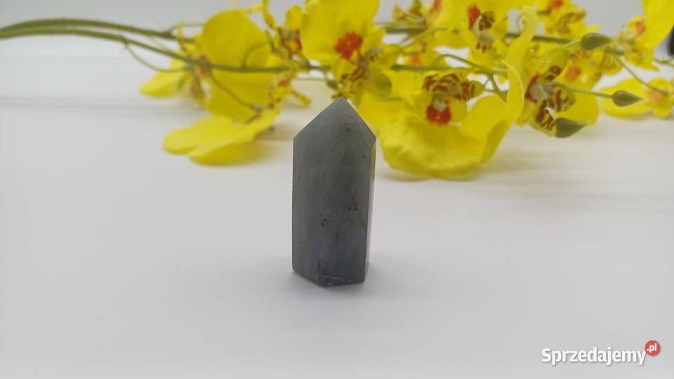 Naturalny Labradoryt wieża obelisk stożek warmińsko-mazurskie Olsztyn