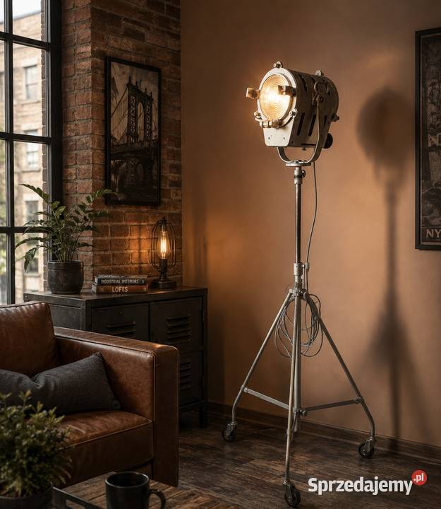 Lampa filmowa teatralna zabytek PRL loft Vintage Poznań