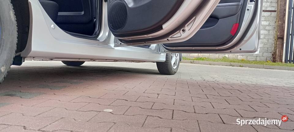 Hyundai i30 14 benzyna 109 2011 Niski Przebieg łódzkie Radomsko sprzedam