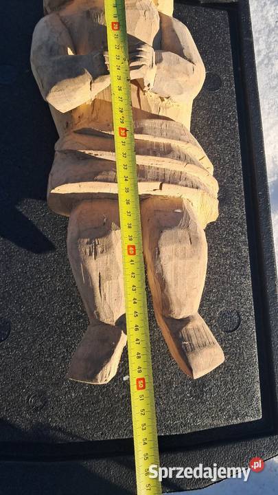 Drewniana Rzeźba Chrystusa Frasobliwego Świecie