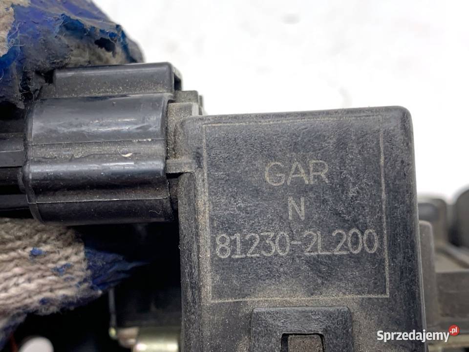 ZAMEK KLAPY TYŁ HYUNDAI i30 Kombi 812302L200