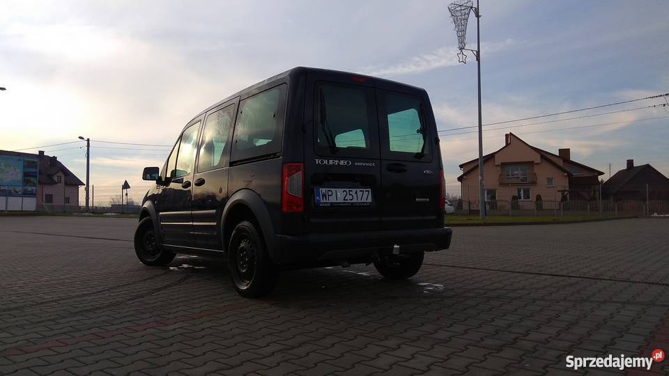 Ford Turneo Transit Connect osobowy 18 TDCi 2010 Strawczynek