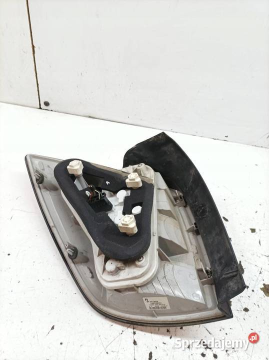 LAMPA TYŁ PRAWA KOMBI LIFT Opel Astra III osobowe