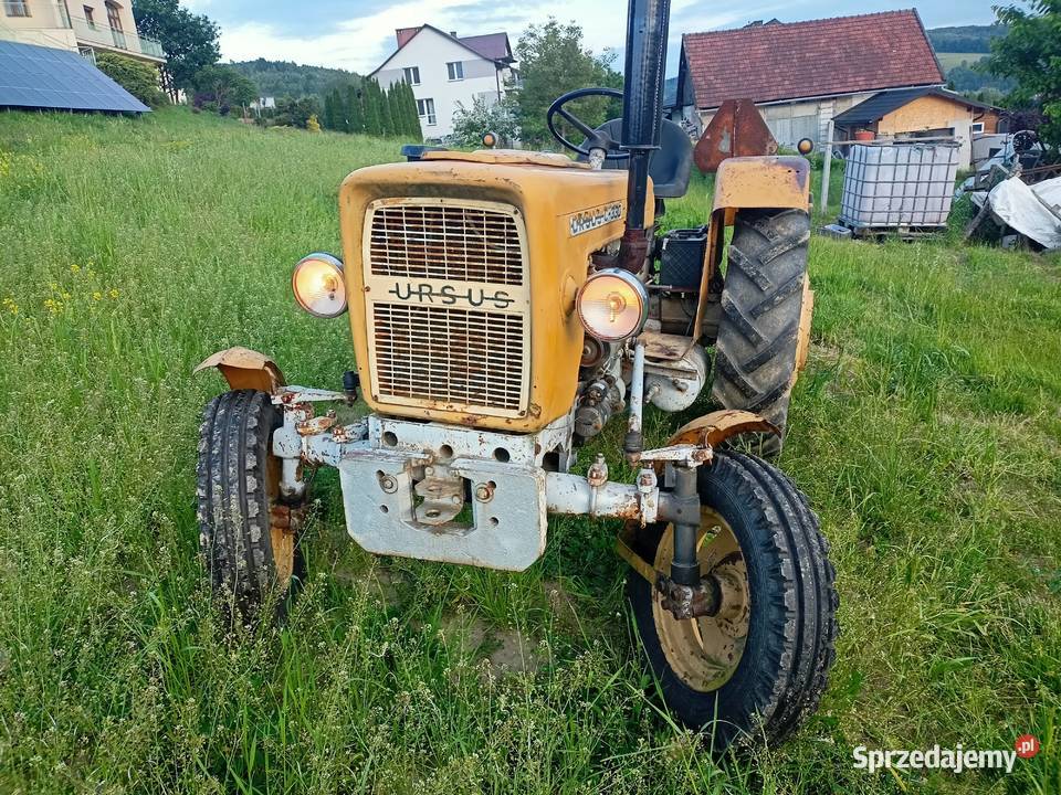Ursus c 335 c 330