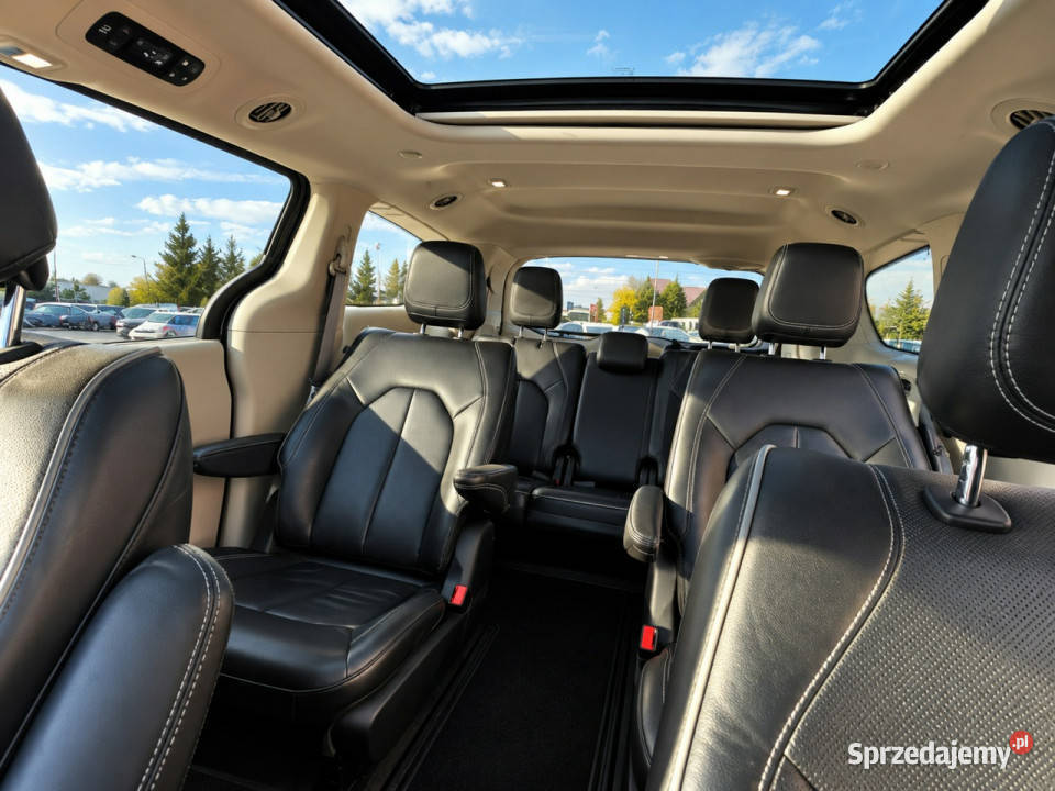 Chrysler Pacifica 2022 w wersji Limited 7 miejsc podlaskie Białystok
