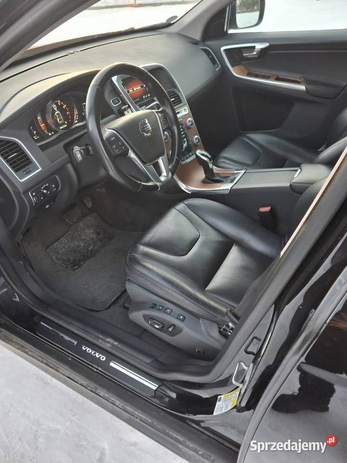 Volvo XC60 2017r czarny Dąbrowa Tarnowska