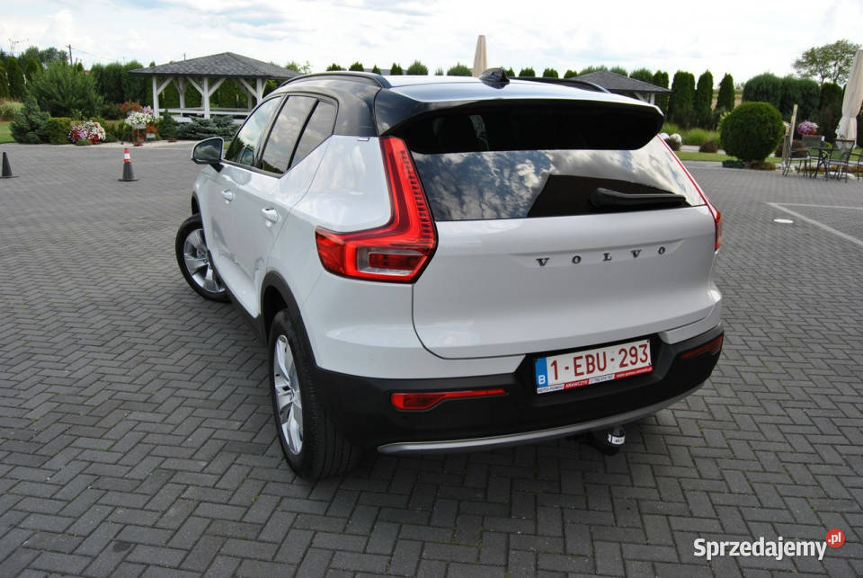Volvo XC 40 niski udokumentowany przebieg NAVI sprzedam