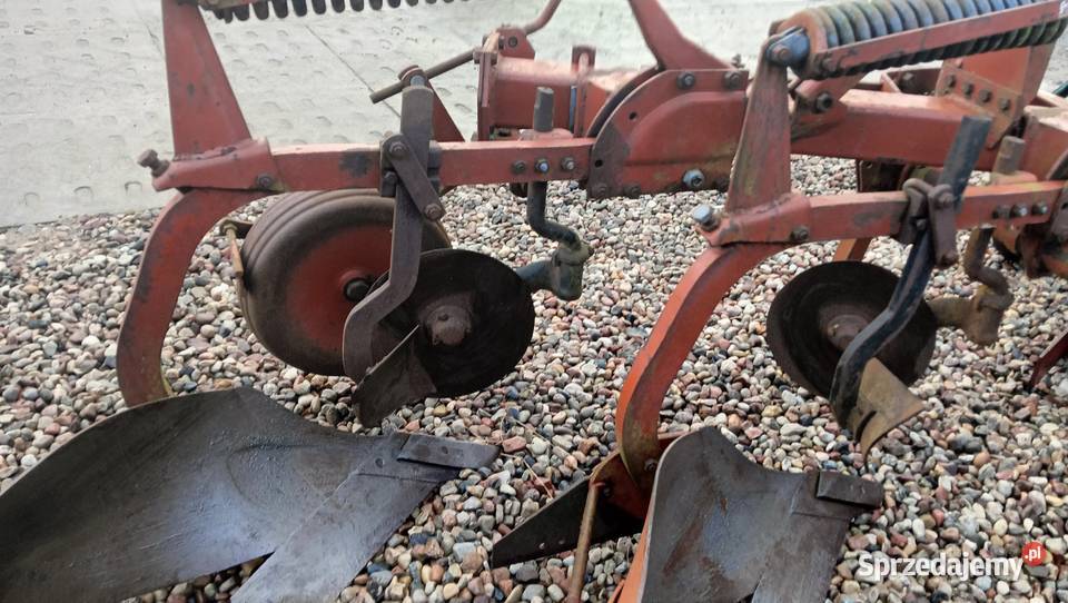 Pług 2 skibowy sprezyna sprowadzony fraugde Nowa Karczma sprzedam