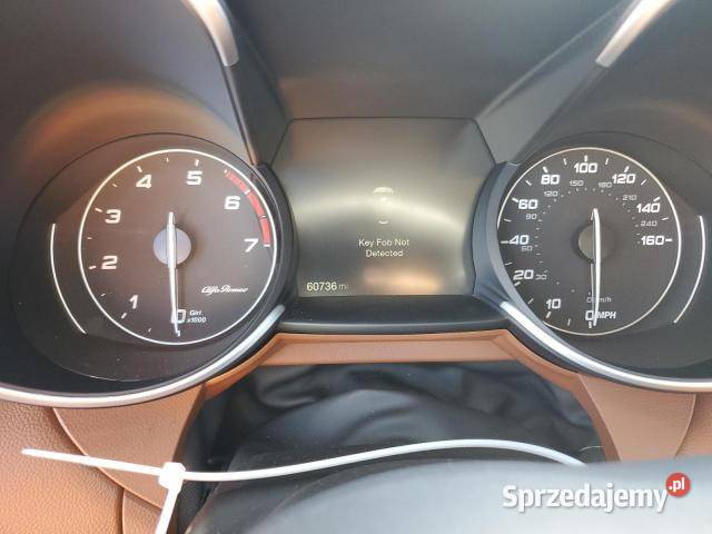 ALFA ROMEO GIULIA produkcji 2017 z USA uszkodzony Giulia
