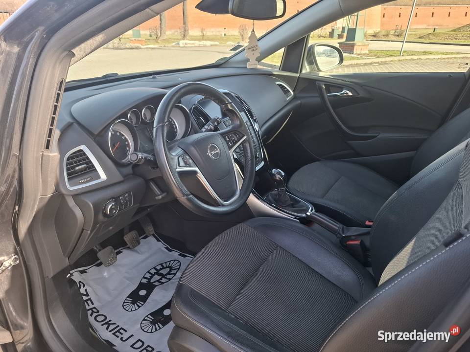 Opel Astra Cosmo 2015 14 Turbo 140 serwis ASO Zamość sprzedam