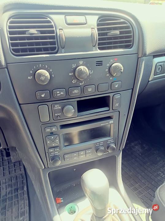 Volvo V40 19 relingi dachowe Drezdenko