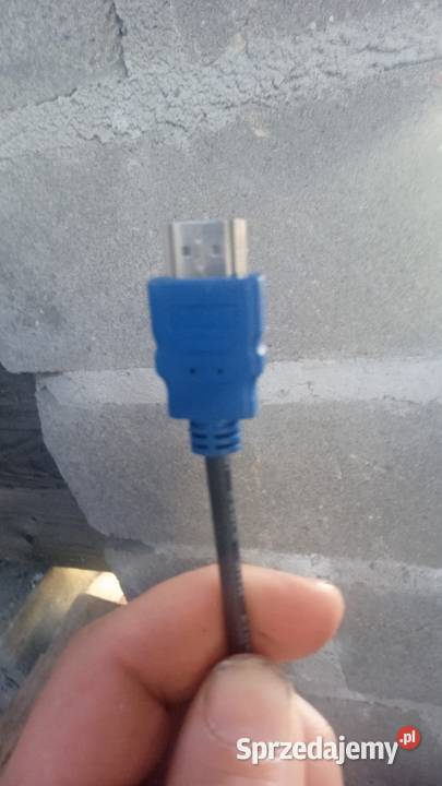 Słuchawki i kabel hdmi Luzino