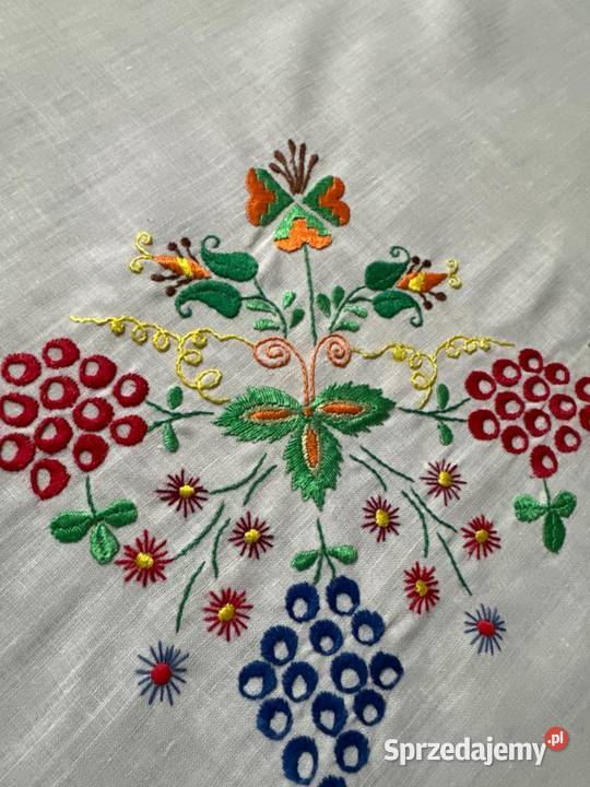 obrus haftowany wzory cebulowe rękodzieło