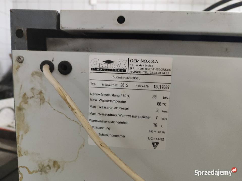 Piec olejowy ze zbiornikiem