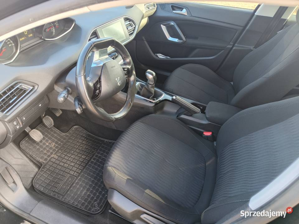 Peugeot 308 16HDi 2015r Dębe Wielkie