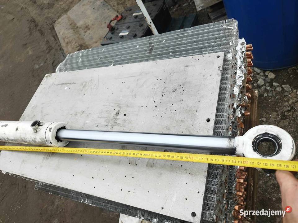 Siłownik hydrauliczny Złożony 74 rozciągnięty Strzyżew