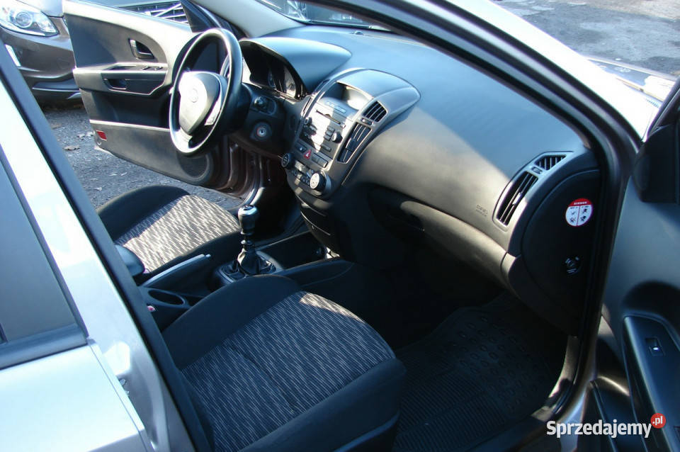 Kia Ceed Jedyna takamały przeb Salon bezwyp 4/5 Piła sprzedam