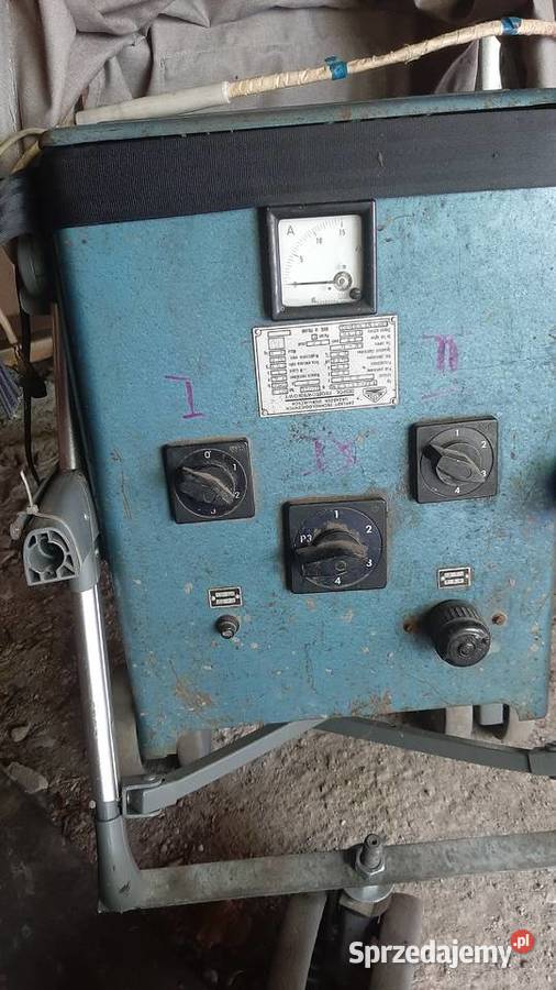 Prostownik do akumulatorów Polski mocny zadbany Korczew