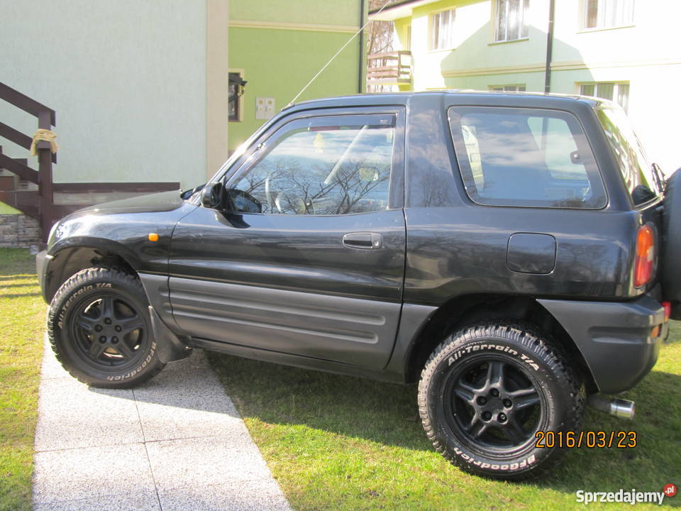 rav 4 zgrabna terenowka Toyota Dziwnów