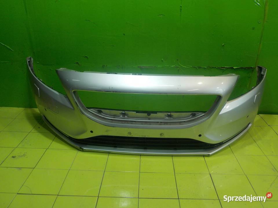VOLVO V40 II 13r zderzak przod Suków