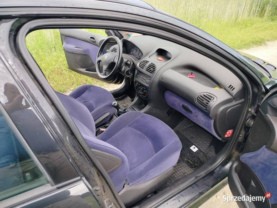 Peugeot 206 14benzyna 2003 r klima możliwa Zarejestrowany w Polsce Sekursko sprzedam