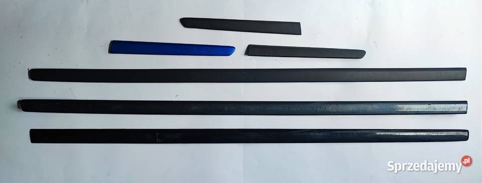 Listwa drzwi Ford Focus mk2 3D 3 drzwi Lipno
