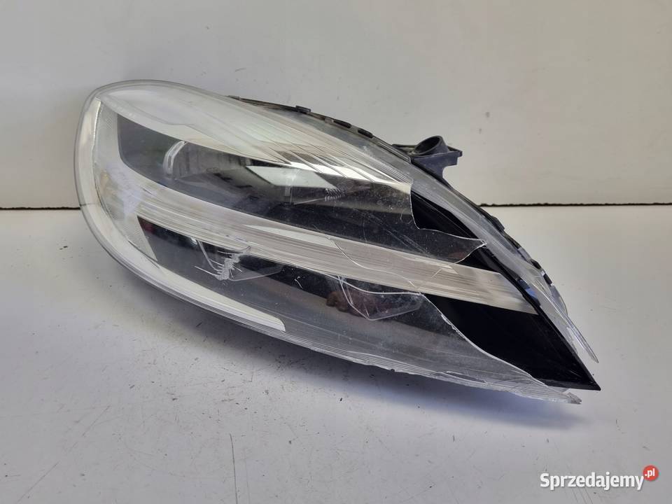 LAMPA PRAWA Volvo V40 II XC40 LIFT PRZEDNIA Rudka