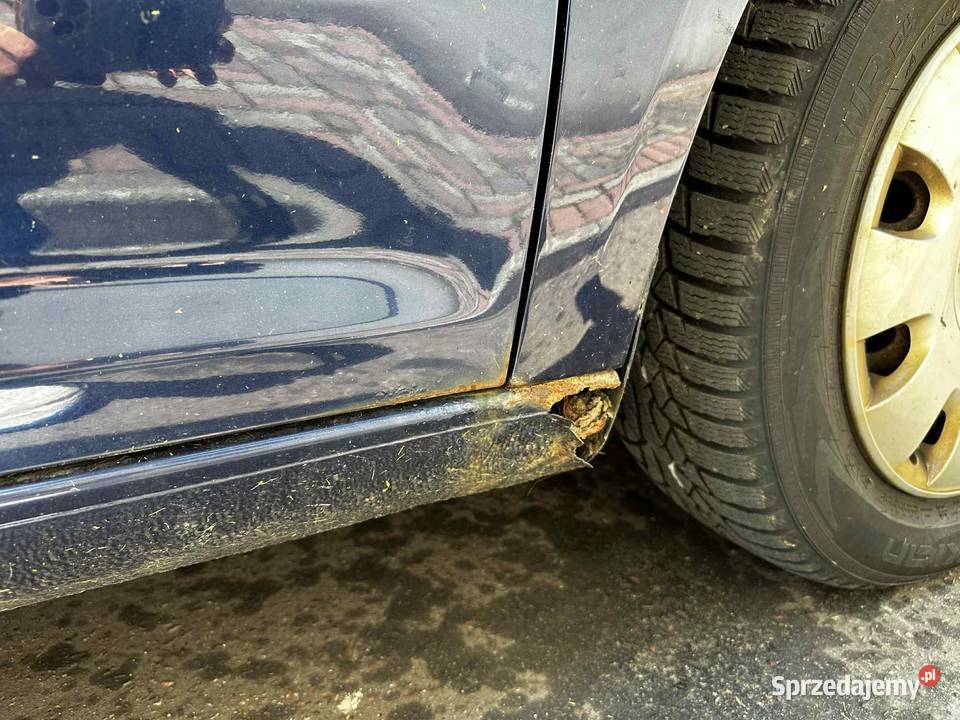 Vw Turan 20 tdi do naprawy blacharsko Ostrowiec Świętokrzyski