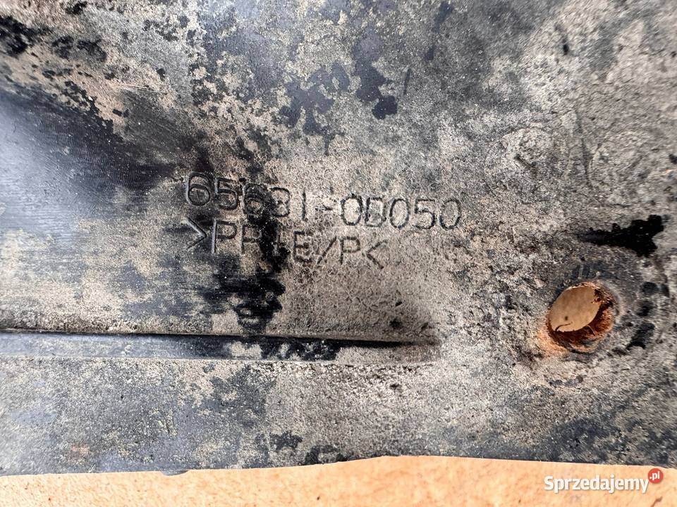 Chlapacz nadkola prawy tył Toyota Yaris III 1120 Brzesko sprzedam