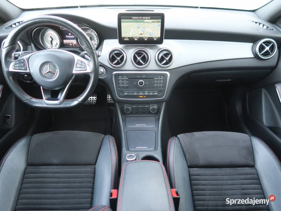 Mercedes CLA 200 tempomat Mercedes-Benz