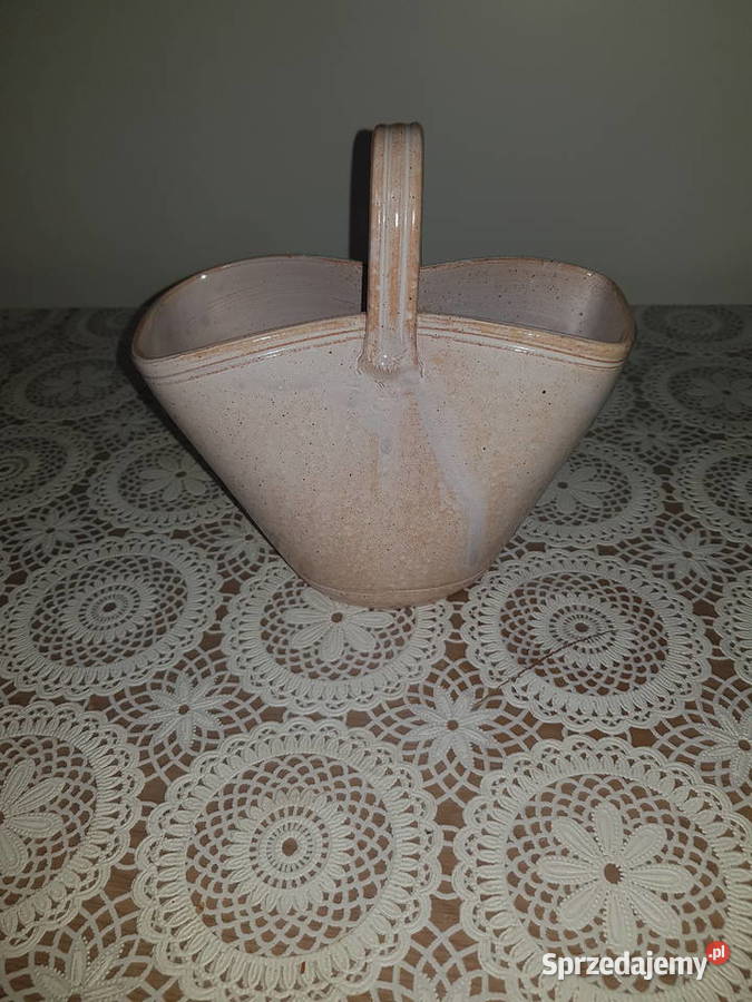 Koszyczek z ceramiki