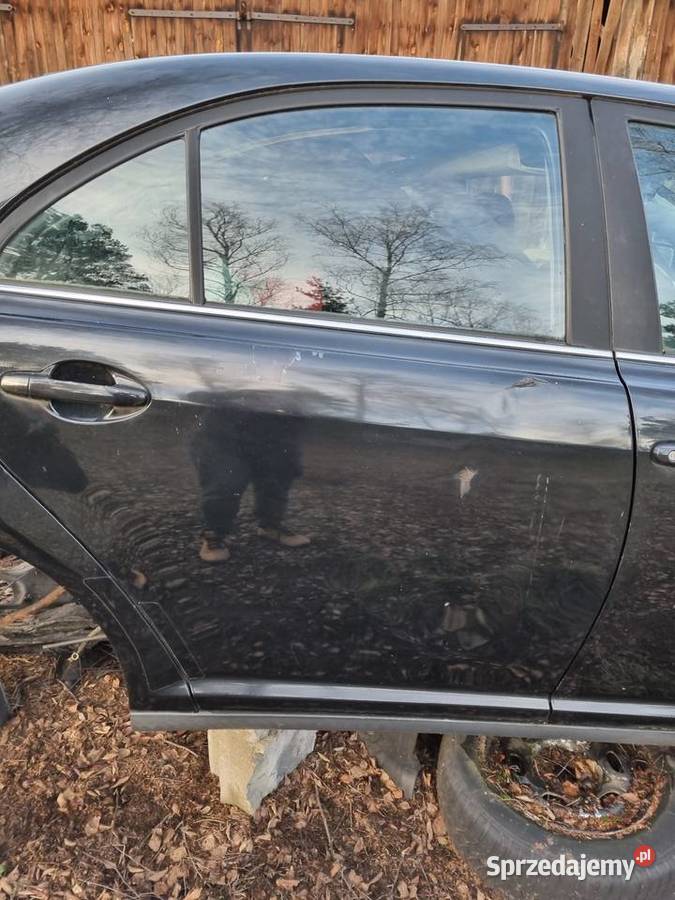 Sprzedam drzwi lewe przednie toyota Avensis T 25 osobowe Warka